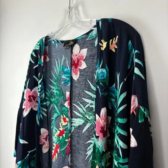 Suzanne Betro Tropical Floral Kimono Top | Boho Resort Layering Piece - Picture 6 of 8
